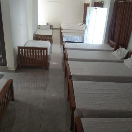 Jayalakshmi Rooms Vaduvanchal Exterior photo