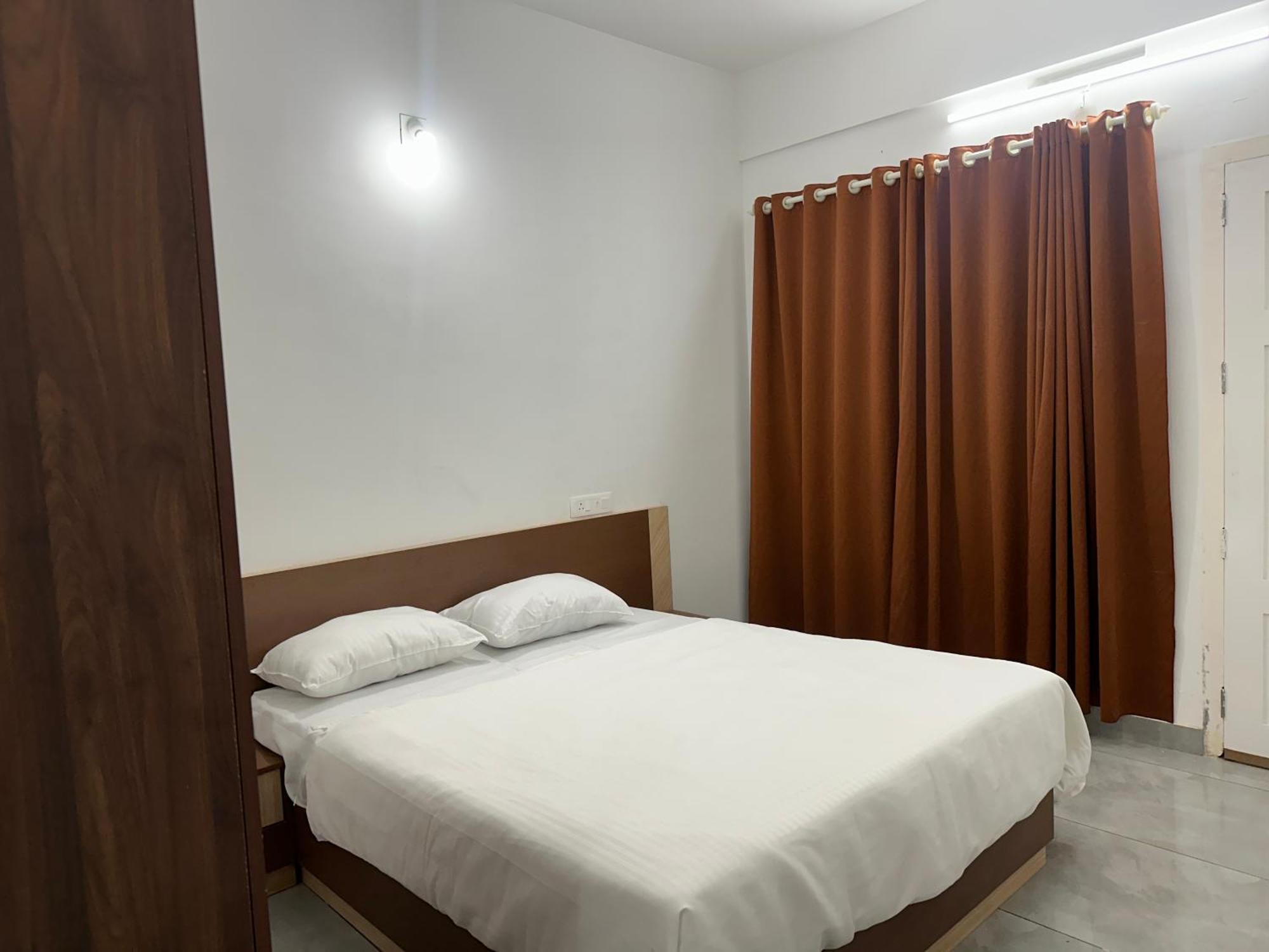 Jayalakshmi Rooms Vaduvanchal Exterior photo
